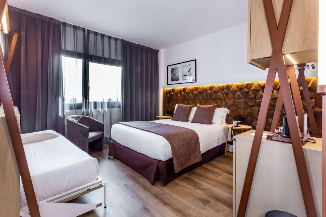 Standard Dreibettzimmer mit 1 Doppelbett und 1 Einzelbett - Nichtraucher