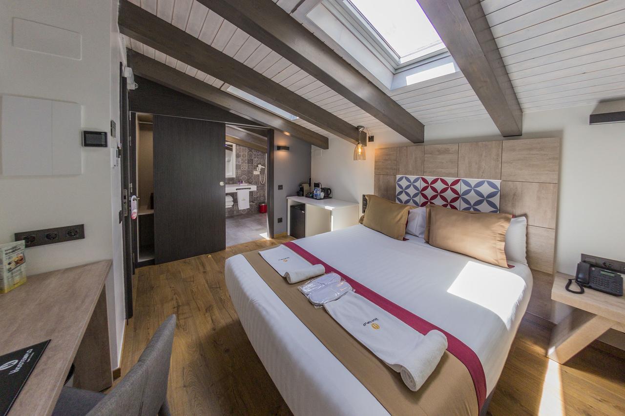 Deluxe Room 1 or